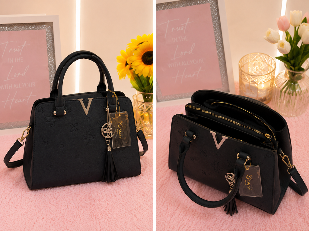 👜 DANY LUXE | Cartera Signature Navy Blue

✨ Elegancia clásica en un hermoso tono azul marino.
